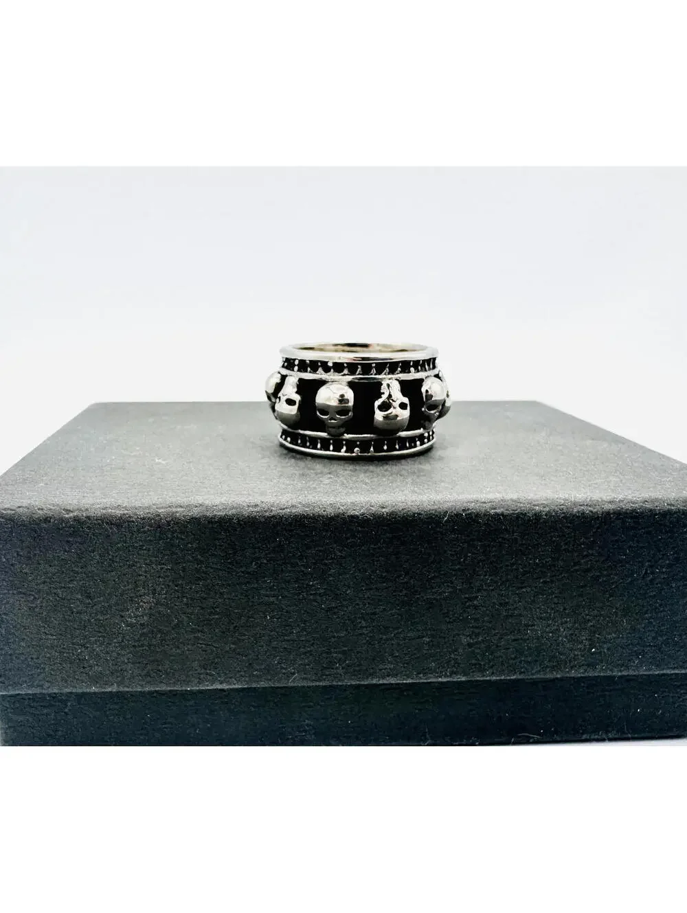 Men's stainless steel with black enamel chunky skull head band ring